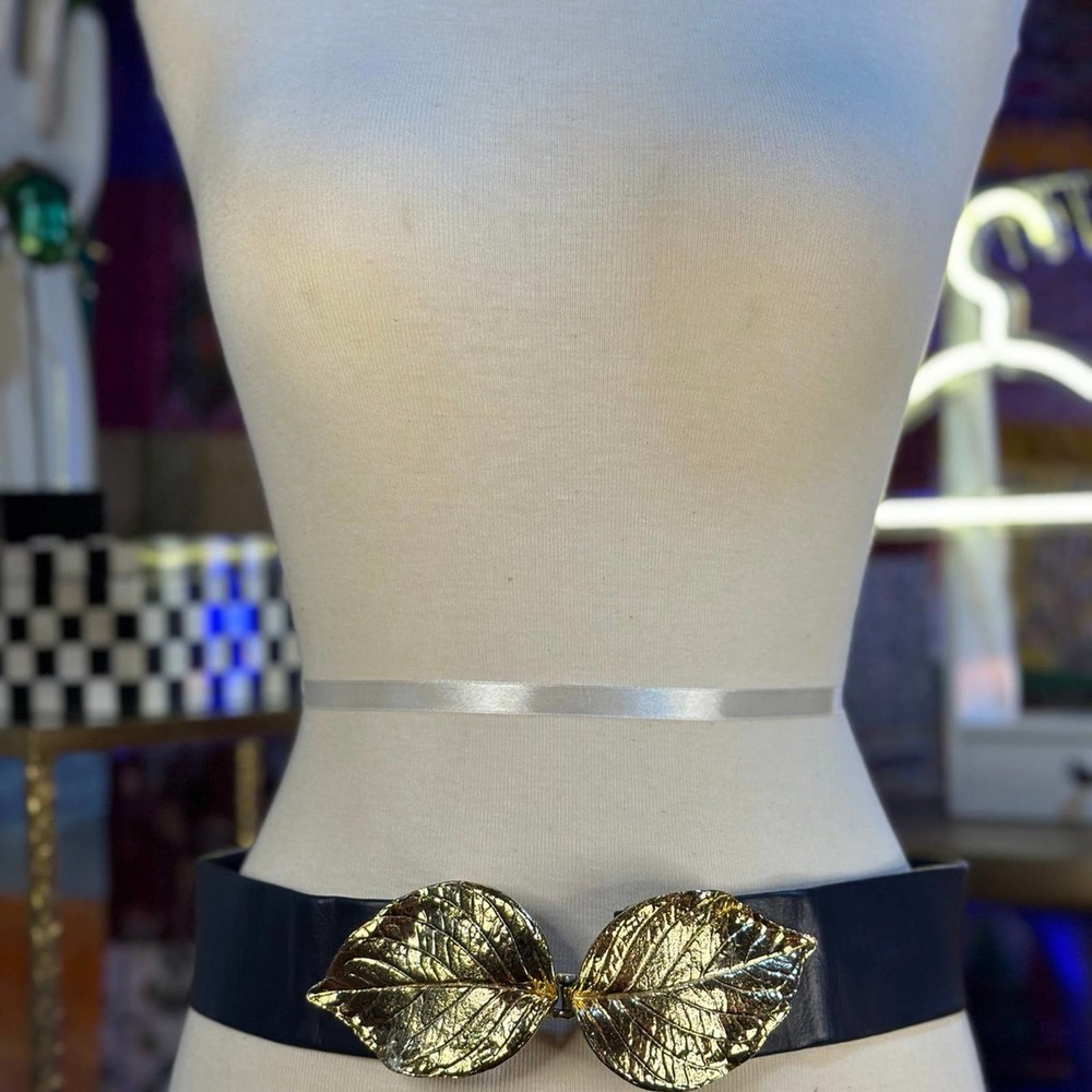 Vintage 1980's Dark Blue Belt with Interlocking Gold Leaves Buckle